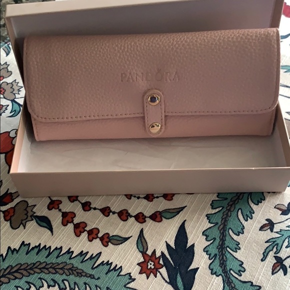 Pandora New in Box Leather Organizer Case/Wallet - Picture 2 of 7